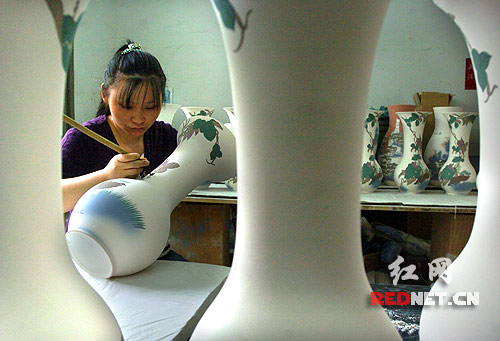 ������Ȫ�Gˇ�Ĺ����������L���²ʴ�ƿ���մ����a(ch��n)��(chu��ng)��ărֵ�sռ����������a(ch��n)��ֵ���ĳ���