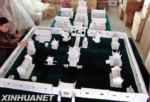 3��8�գ� ���������(zh��n)��ˇ���_����չʾ����Ⱥ�񡶴��^�@���ľֲ����_������һ���t�W�ۺ���������2002���_ʼ��������Ⱥ����Ʒ�����^�@����ԓ��Ʒ����300����ɵ�M����Ŀǰ��Ʒ�����w���������������