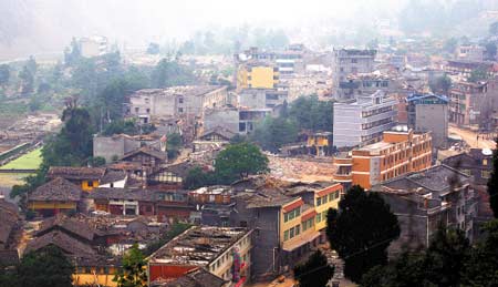 �Ľ��͵�ƽ��LʯӲ��ɽ·