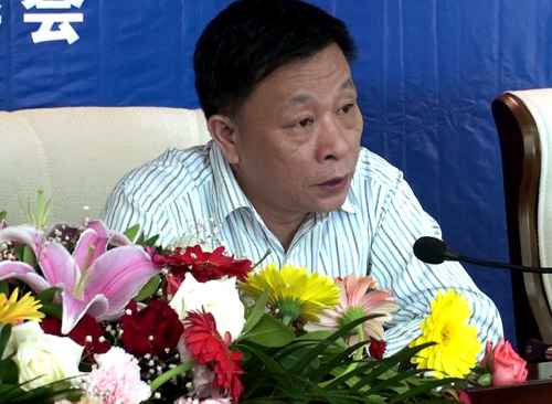 �c��DƬ�����´��ڴ��_: