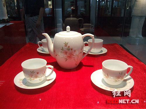 �F(xi��n)��չ�[����һ��&ldquo;ë��&rdquo;���ͬ��Ҳ��ֻչ���u��