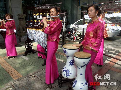 �՘��F(xi��n)�����࣬��չ�[�����˶�Ԫˇ�g(sh��)�Շ���