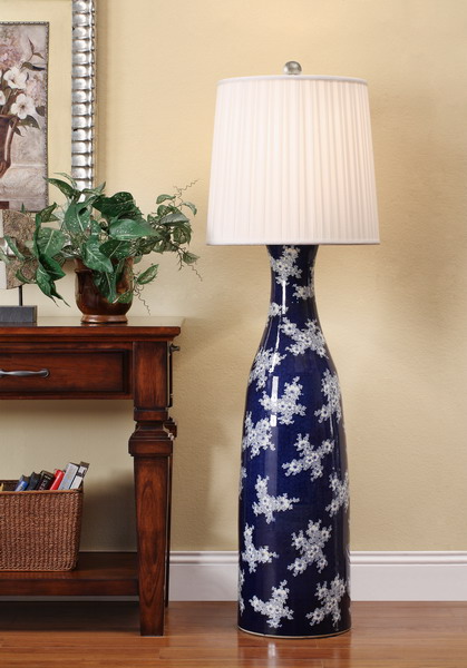 后天文化陶瓷臺燈贏市場