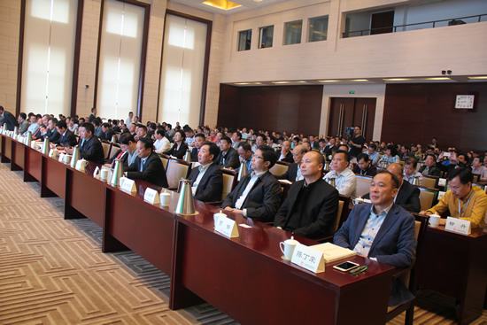 ���R����С���� �Ї������l(w��i)���մɅf(xi��)��(hu��)��ʮ����ϵ�л��(d��ng)¡���e��