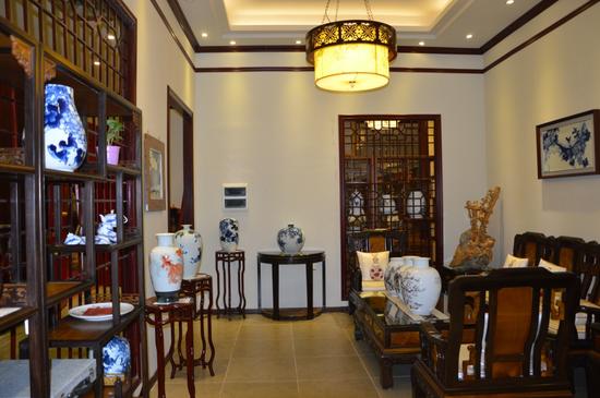 ��־�x��Ʒչʾ