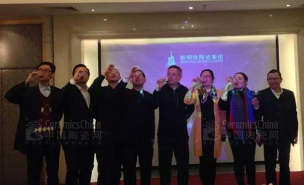 2015���������մɼ��F��Ký�w(li��n)�x����@��ʢ��