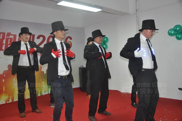 �����մ�2015����x���(hu��)�A�M��Ļ