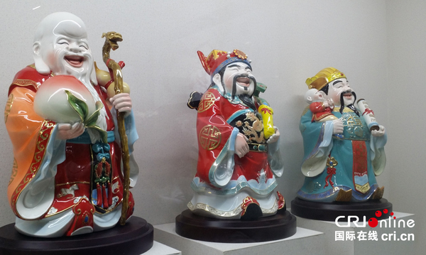 �����ڳ��ݸ��ܳ����մ��Ļ���