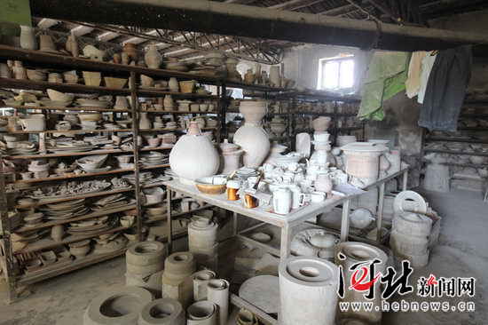 【唐山工匠】制胎工:陶瓷工藝中的“獨(dú)行俠”(圖) 【唐山工匠】制胎工:陶瓷工藝中的“獨(dú)行俠”(圖)