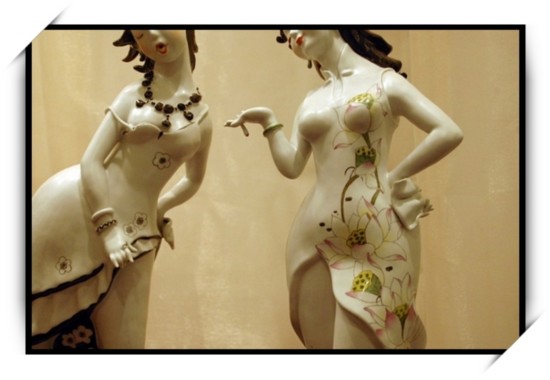 【圖文音】現(xiàn)代仕女瓷器作品欣賞