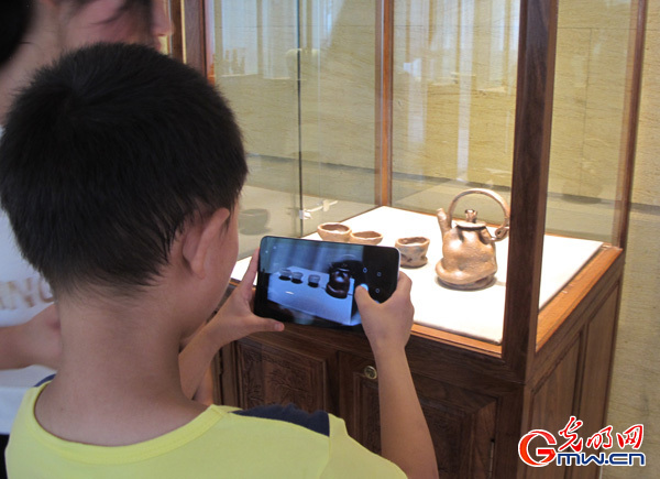 ƽ�ɽ�W(xu��)Ժ�մɌW(xu��)Ժ������Ʒչ�����Ϻ�