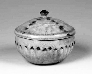 東晉 青瓷點褐彩蓋缽南京市博物總館藏