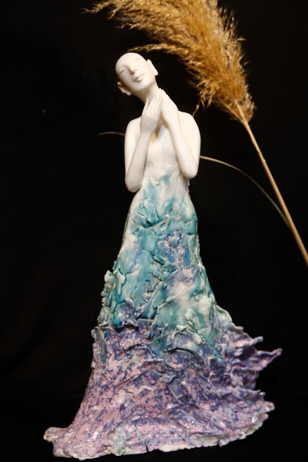 獨白——吳苗羽陶瓷藝術(shù)作品展在廣州白云機場開幕